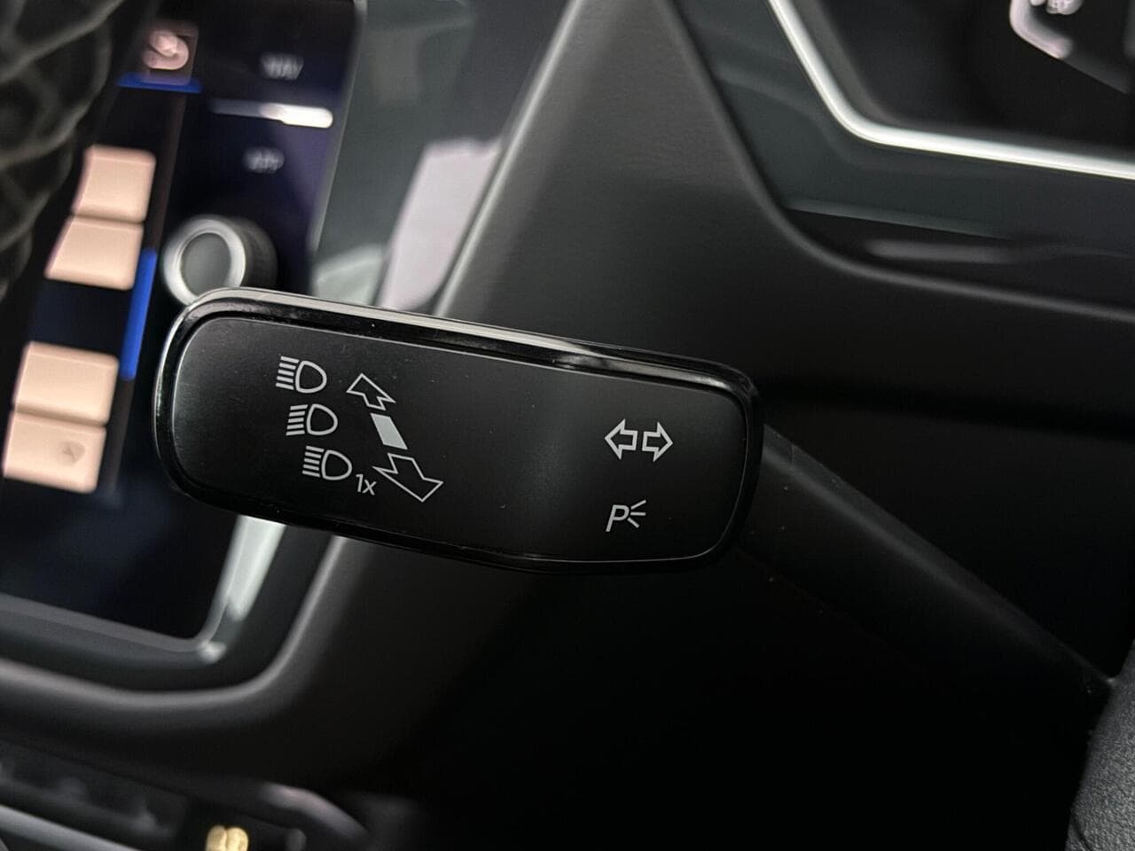 Volkswagen Tiguan thumbnail Misc Controls