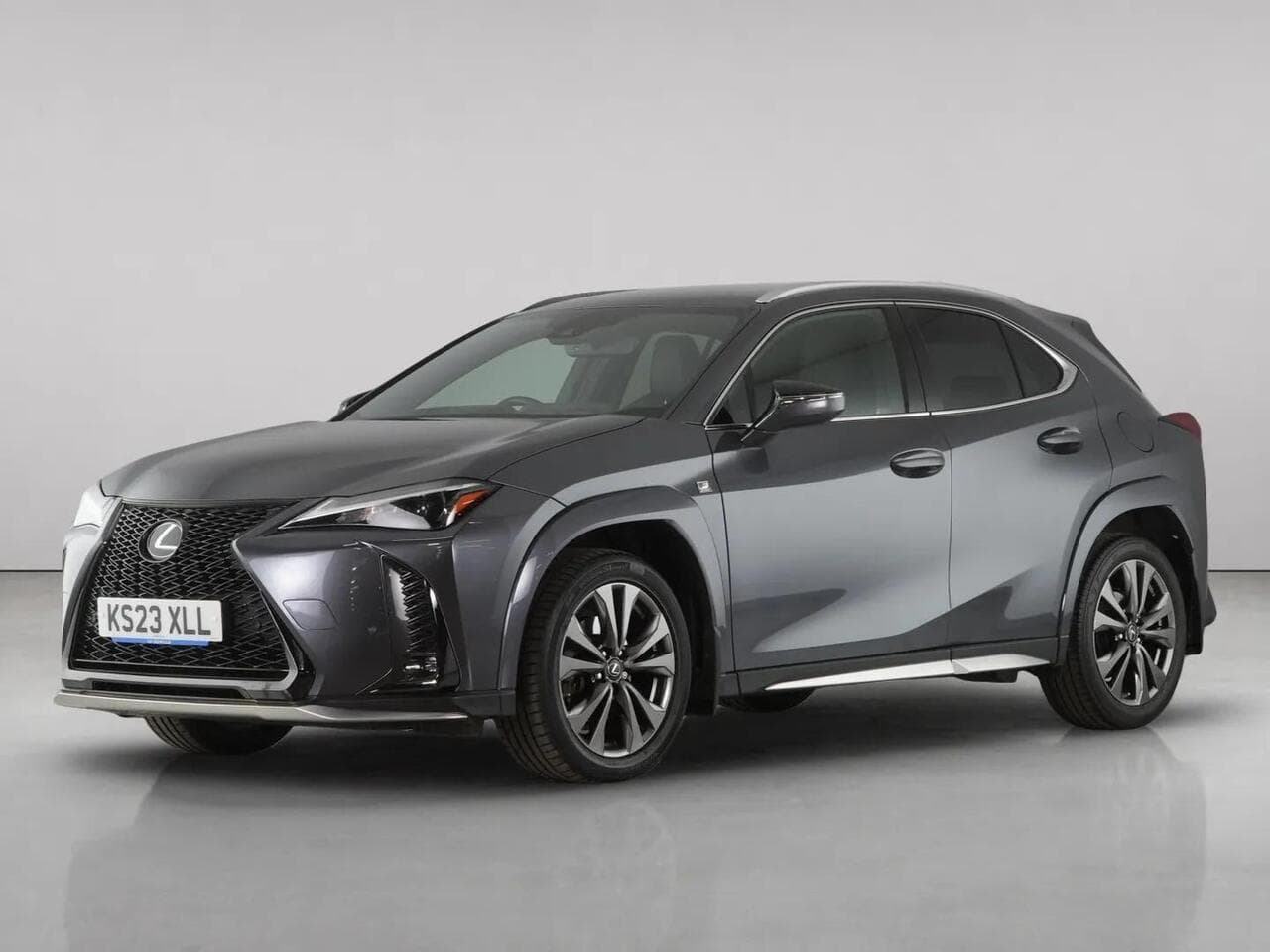 Lexus UX thumbnail Front Left