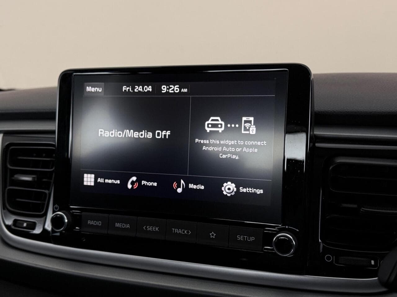 Kia Rio thumbnail Infotainment System