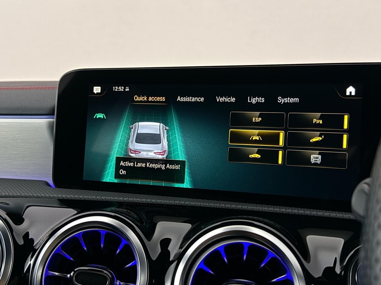 Mercedes-Benz CLA thumbnail Infotainment System