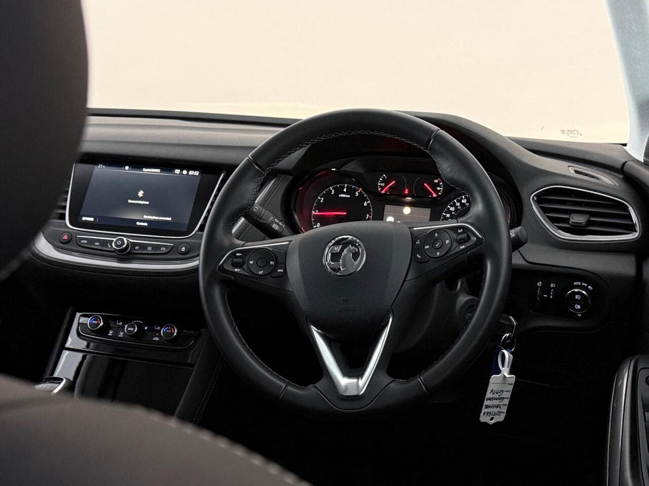 Vauxhall Grandland X thumbnail Steering Wheel