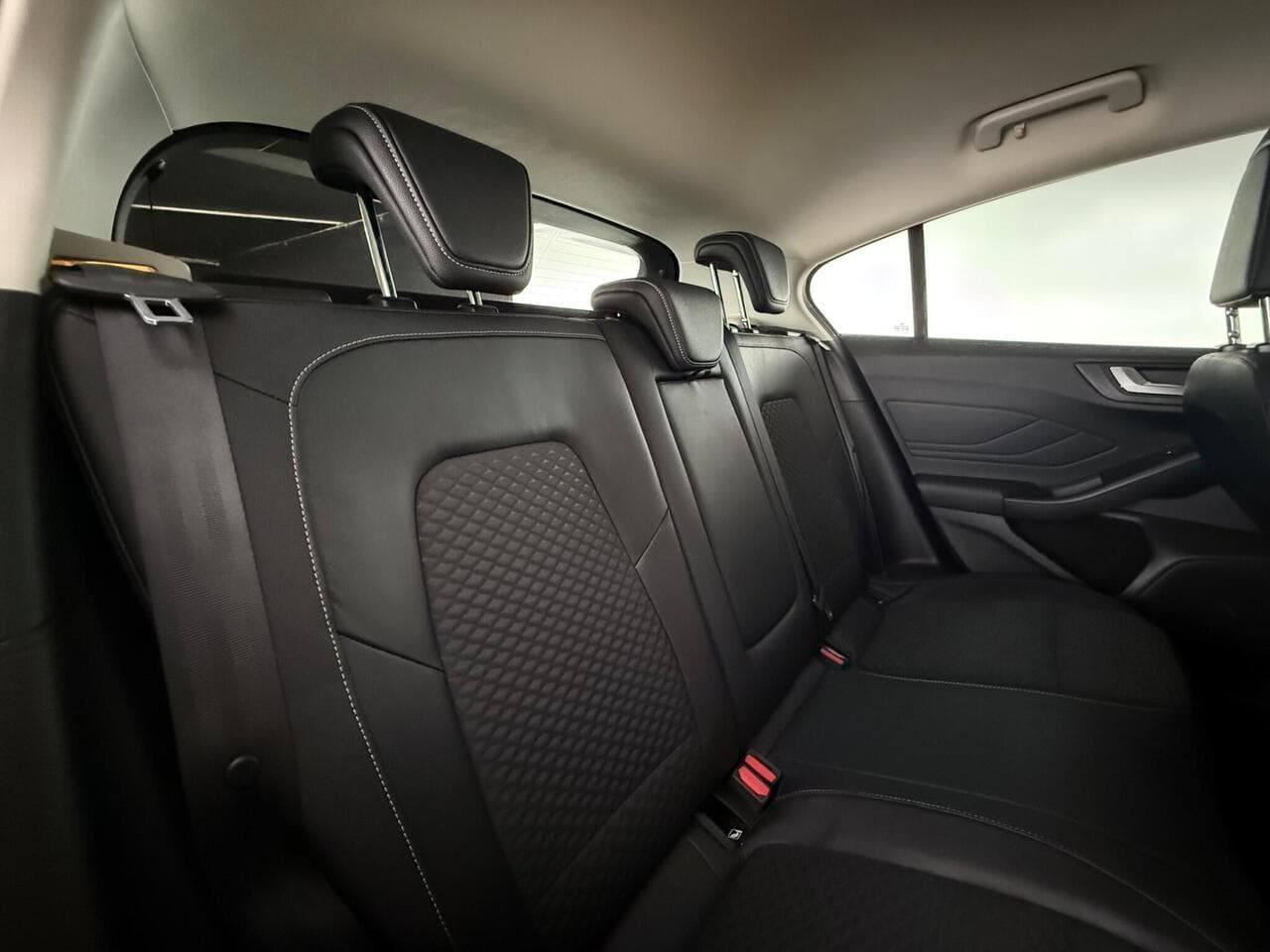 Ford Focus thumbnail Seats Rear