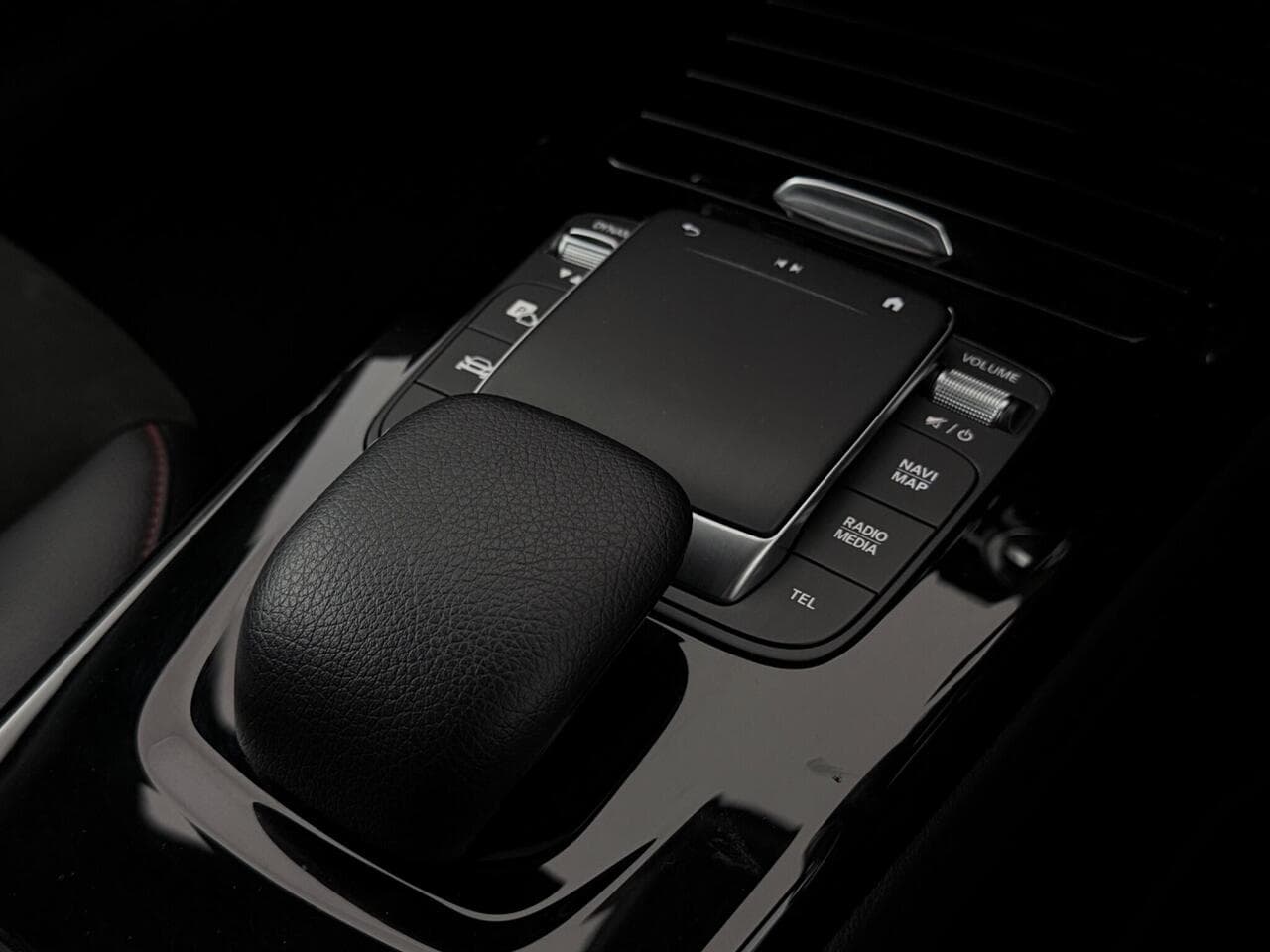 Mercedes-Benz A Class thumbnail Misc Controls