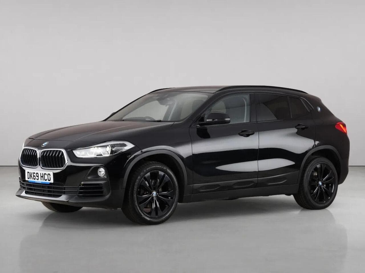 BMW X2 thumbnail Front Left