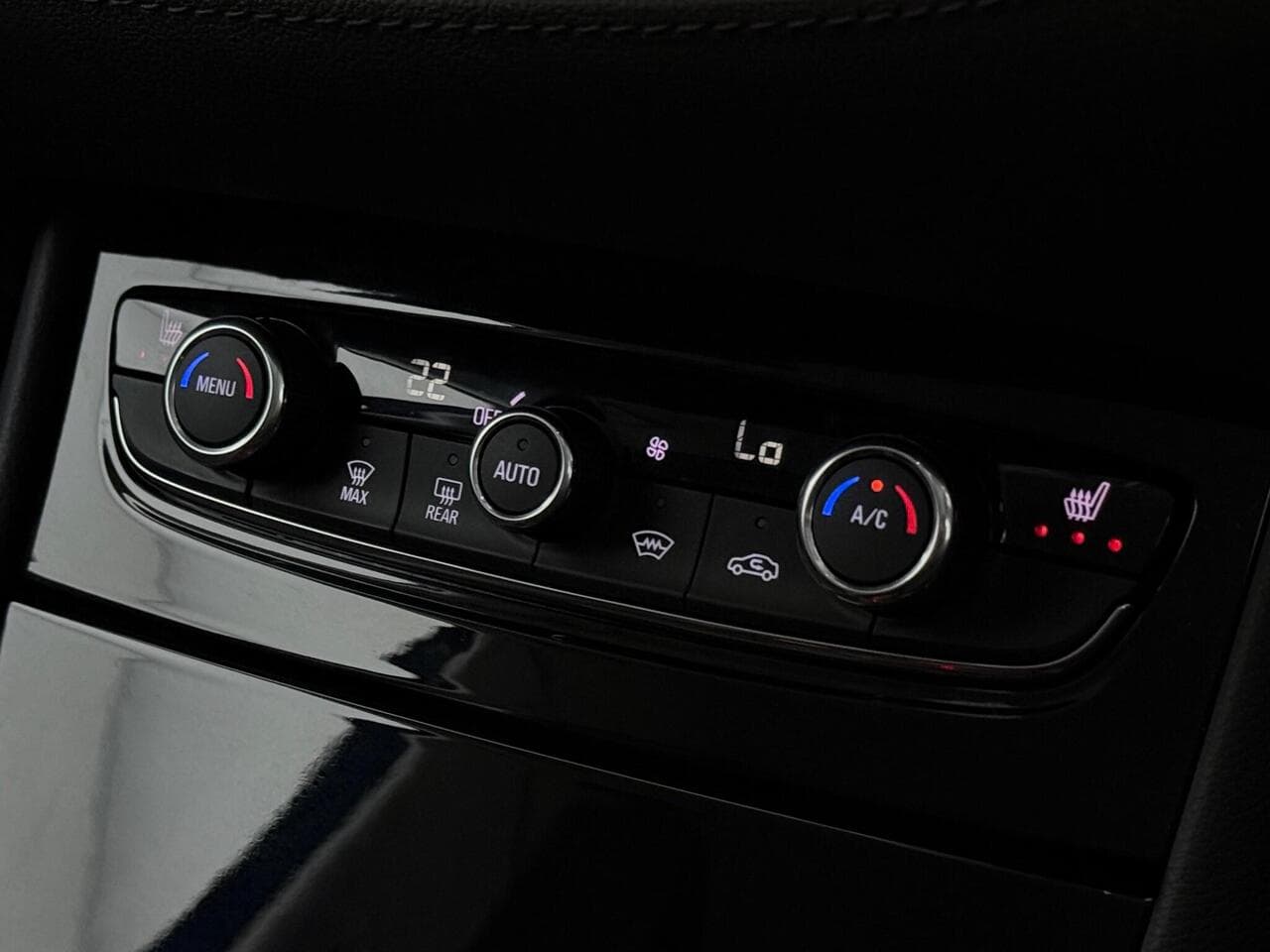 Vauxhall Grandland X thumbnail Misc Controls