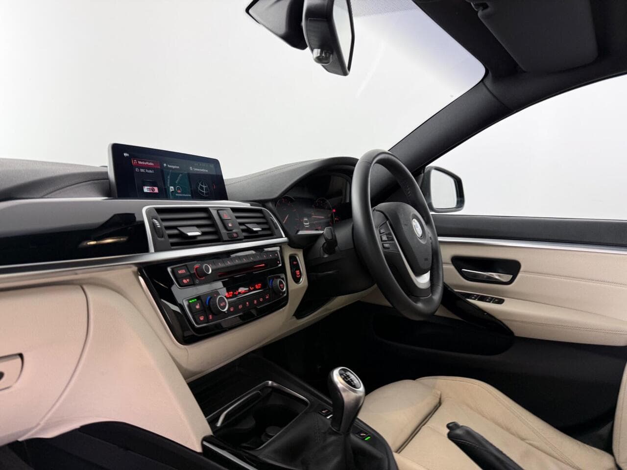BMW 4 Series Gran Coupe thumbnail Interior Front