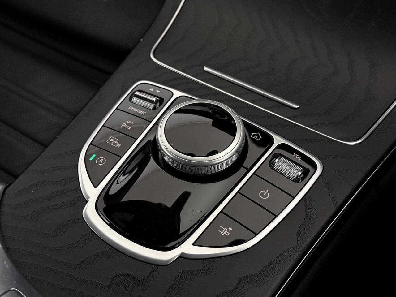 Mercedes-Benz C Class thumbnail Misc Controls