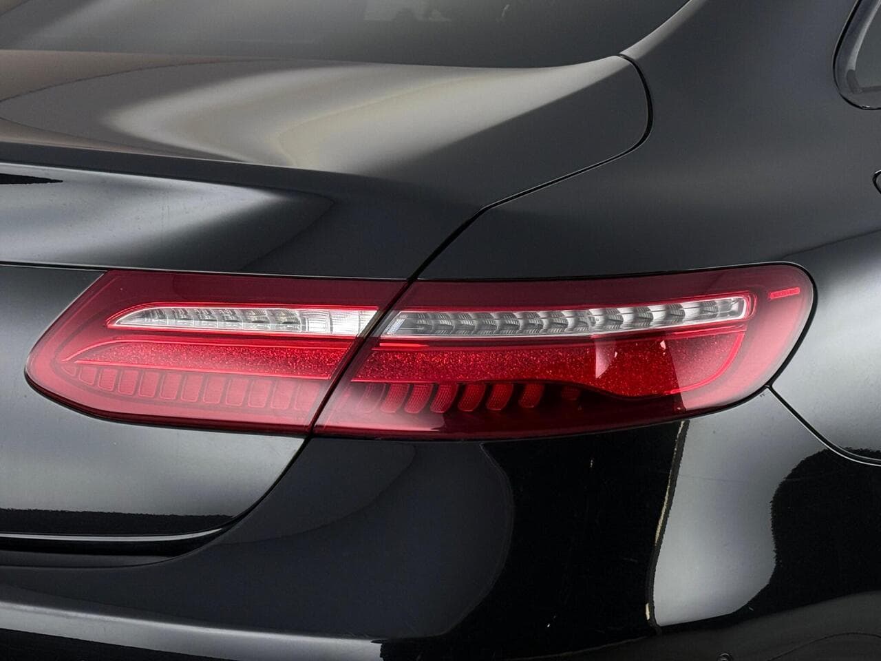 Mercedes-Benz E Class thumbnail Lights Rear