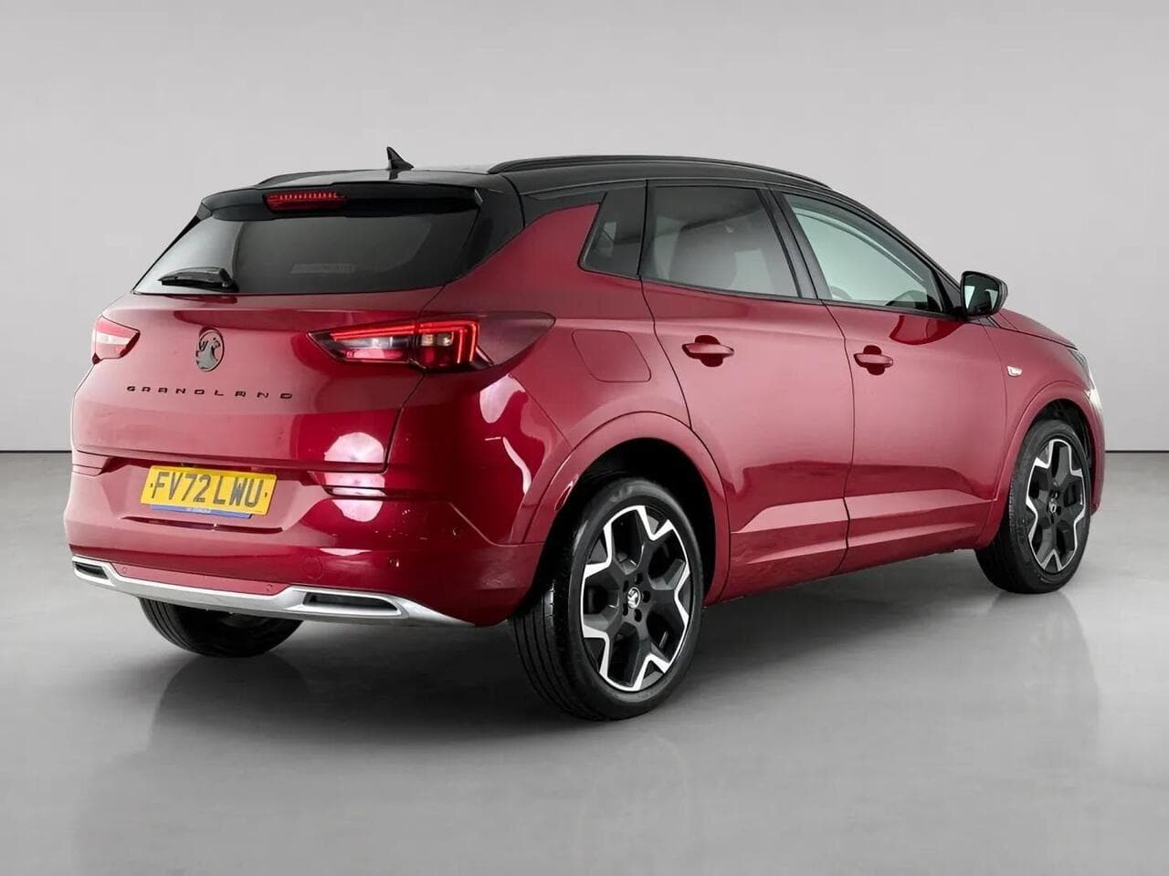 Vauxhall Grandland thumbnail Rear Right