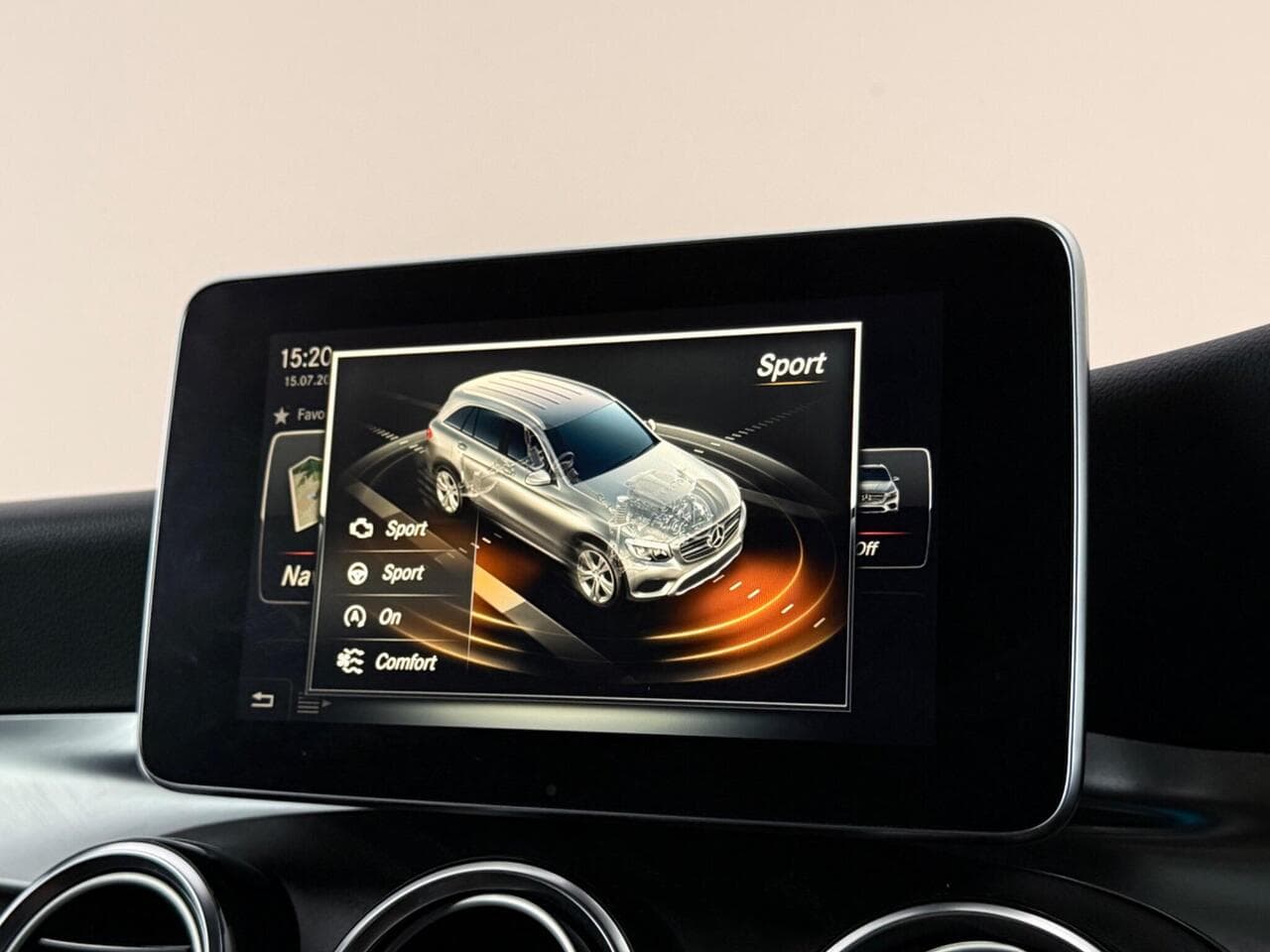 Mercedes-Benz GLC thumbnail Infotainment System