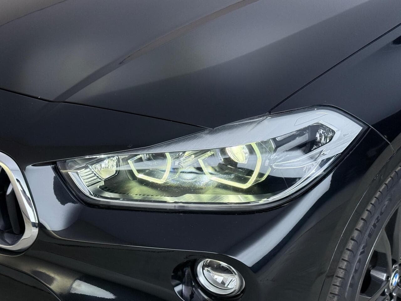 BMW X2 thumbnail Lights Front