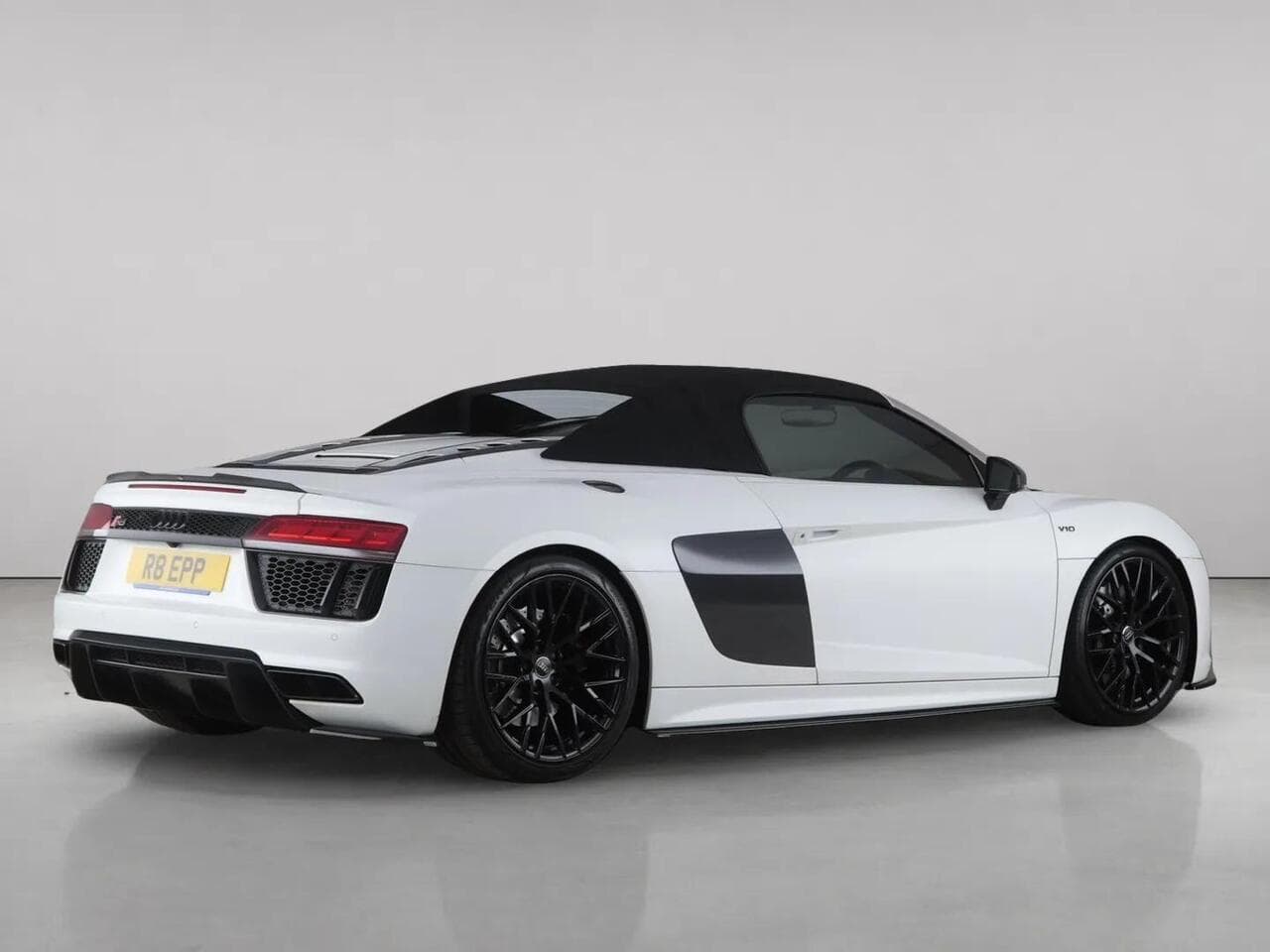 Audi R8 thumbnail Rear Right