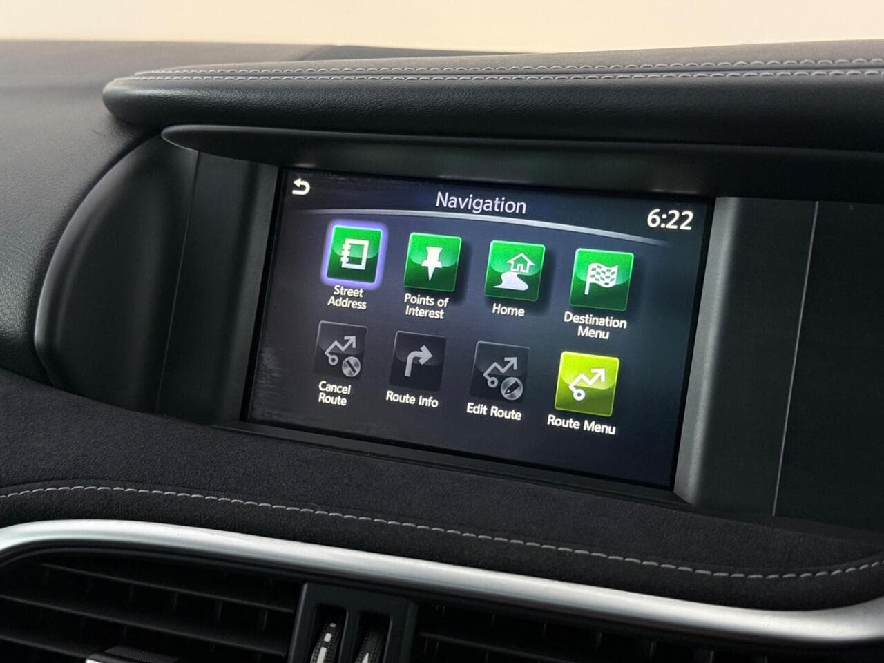 Infiniti Q30 thumbnail Infotainment System