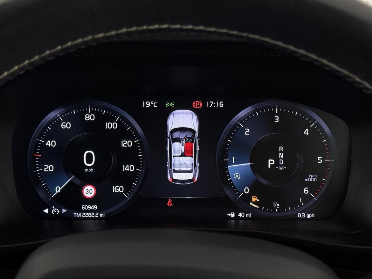 Volvo XC40 thumbnail Driver Instruments