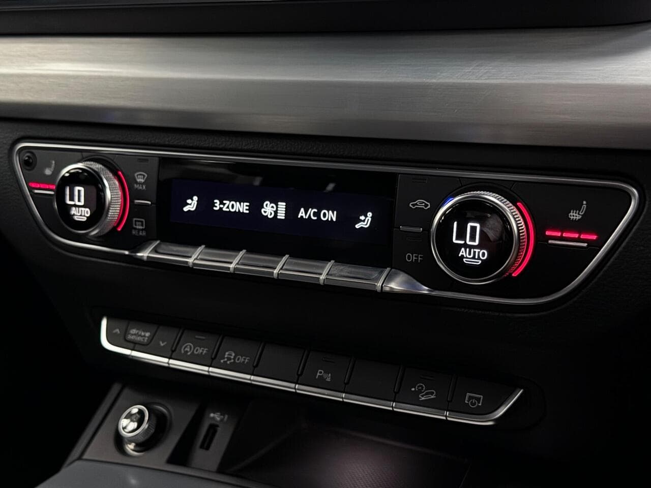 Audi Q5 thumbnail Misc Controls