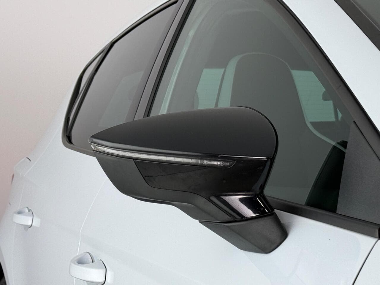 SEAT Leon thumbnail Wing Mirror