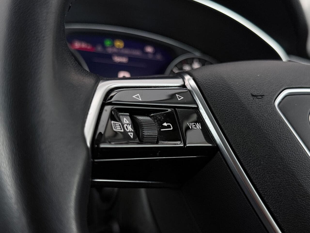 Audi A6 Saloon thumbnail Misc Controls