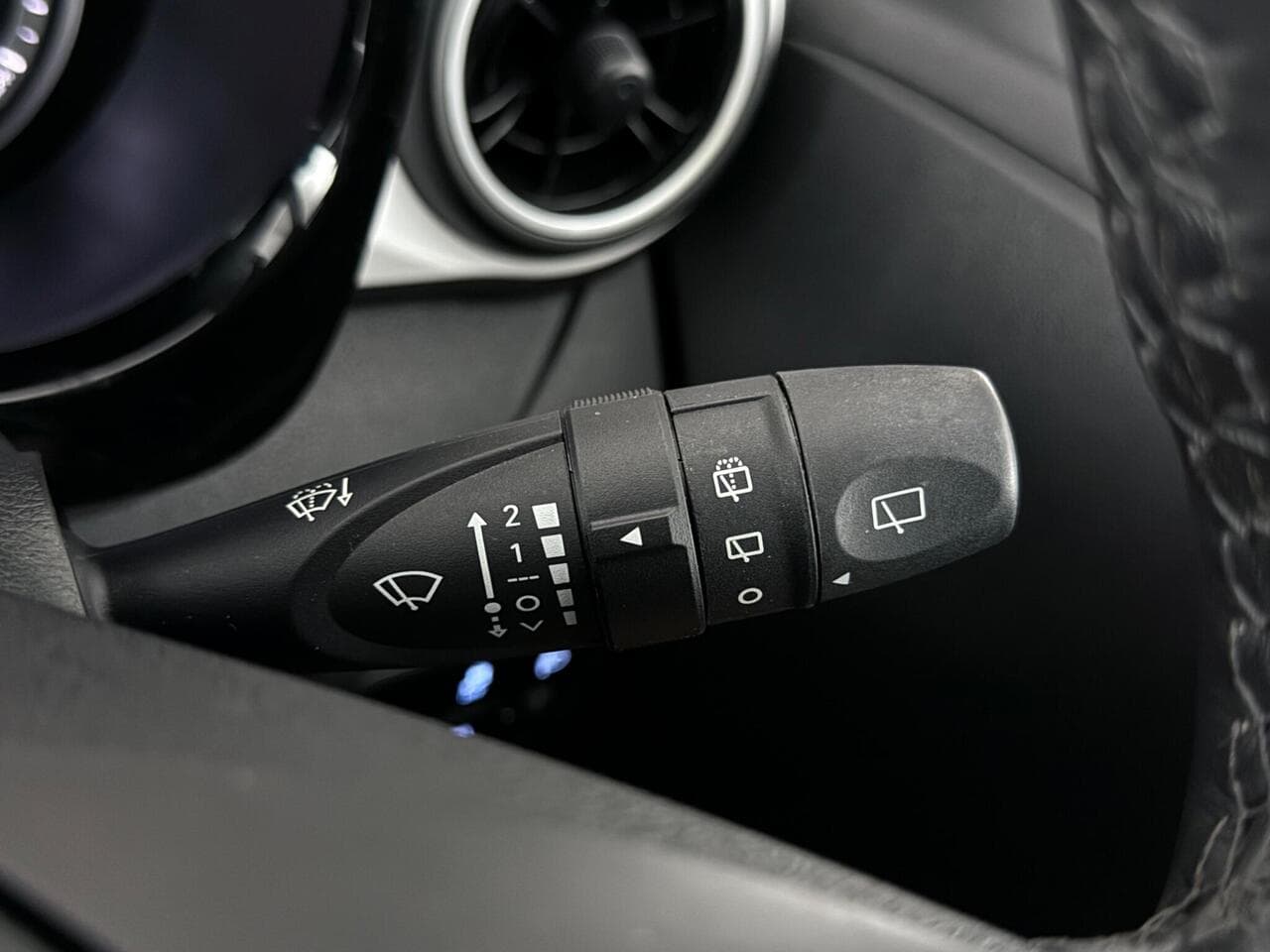 Hyundai i10 thumbnail Misc Controls