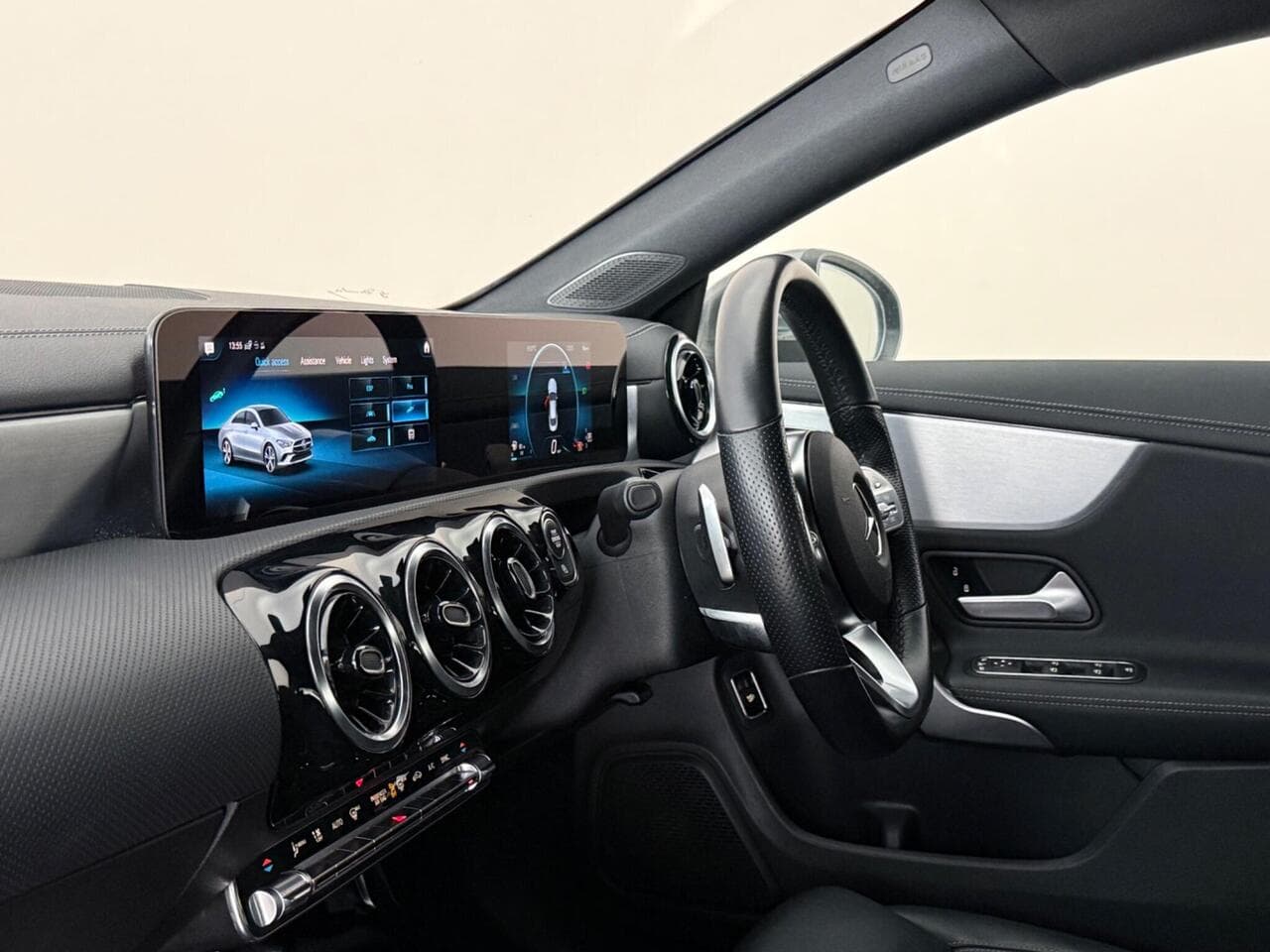 Mercedes-Benz CLA thumbnail Interior Front
