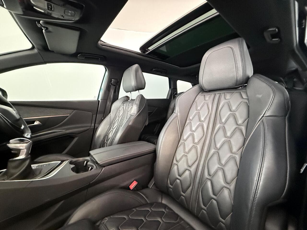 Peugeot 5008 thumbnail Seat Front Passenger