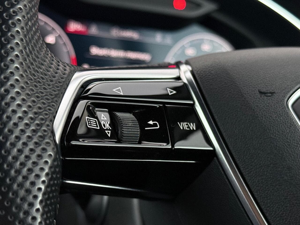 Audi A6 Saloon thumbnail Misc Controls