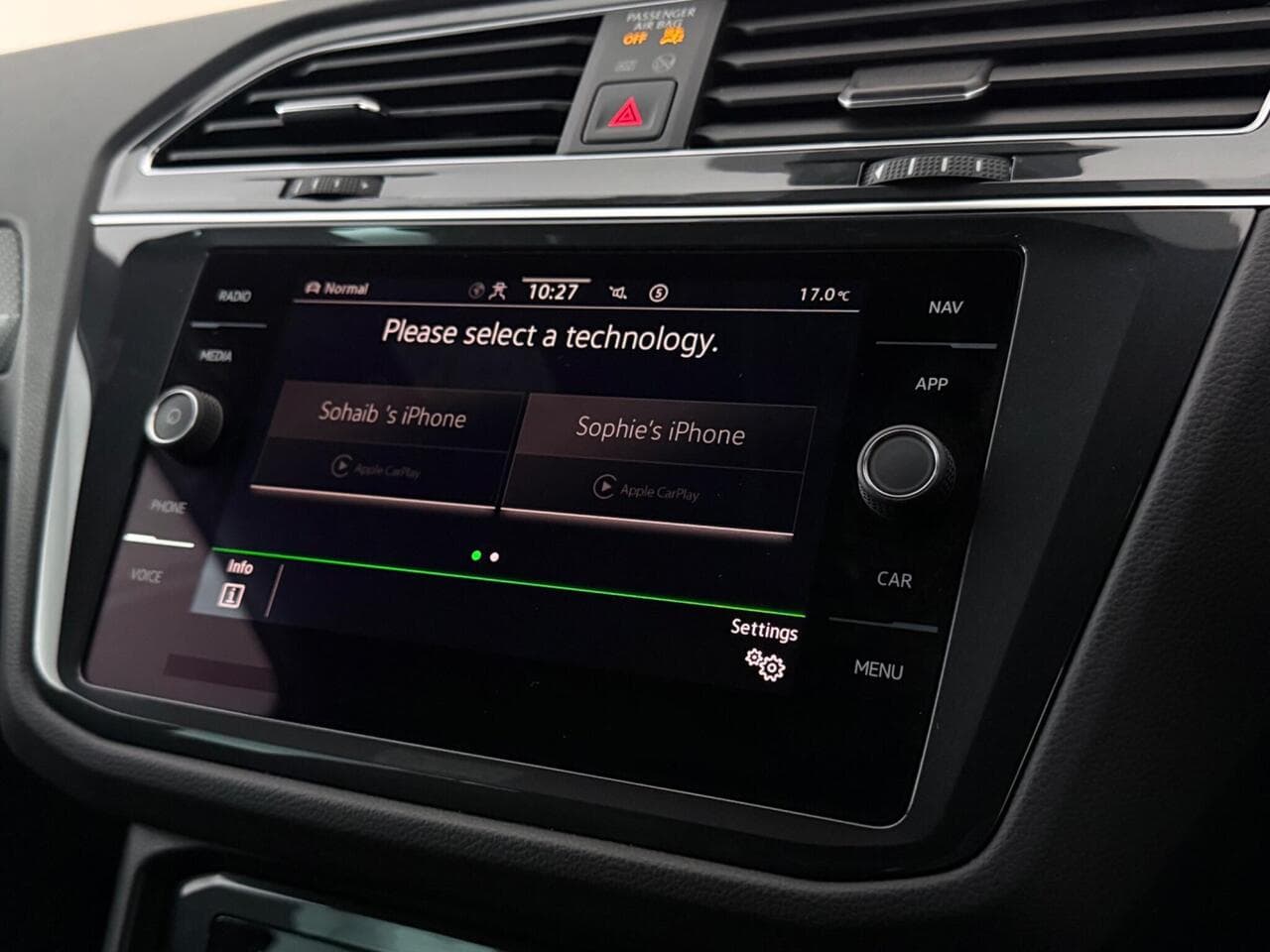 Volkswagen Tiguan thumbnail Infotainment System