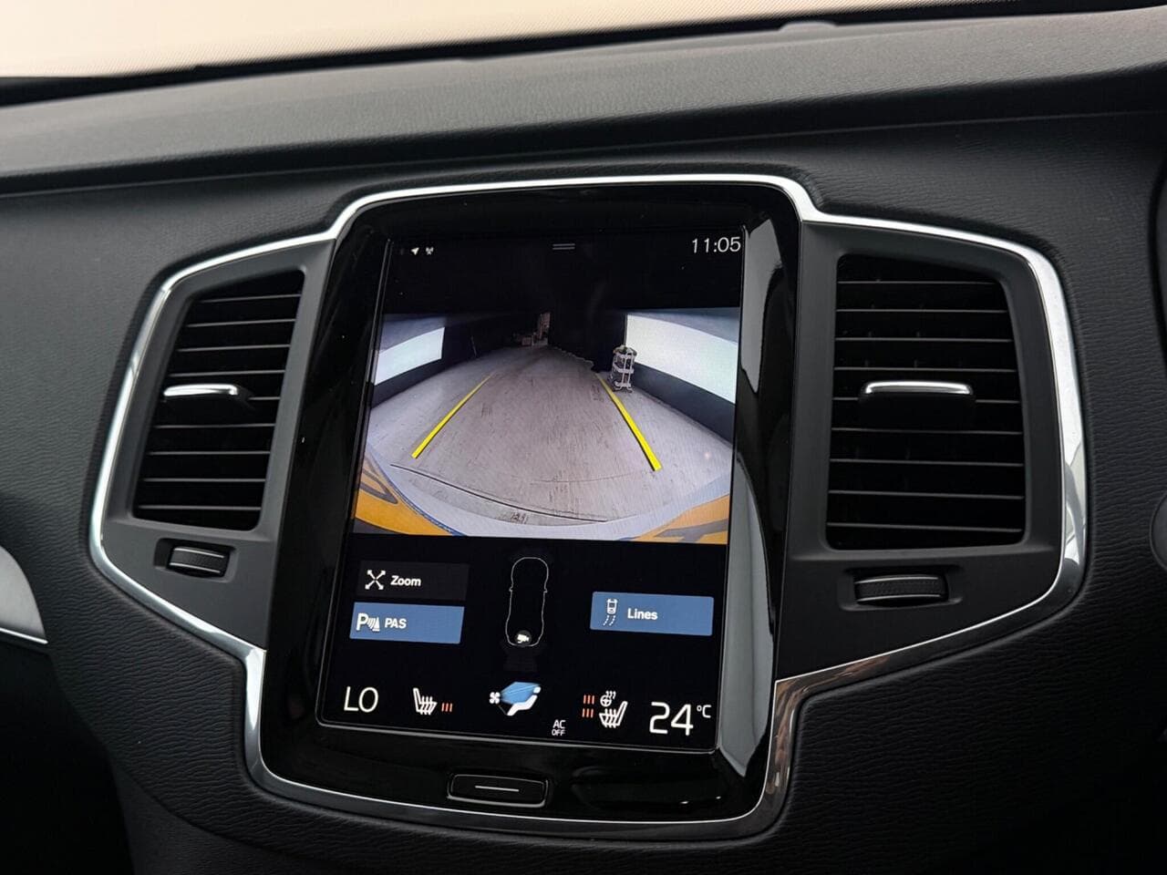 Volvo XC90 thumbnail Infotainment System