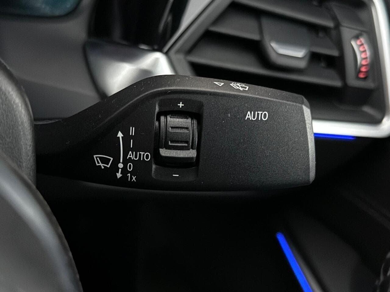 BMW 3 Series thumbnail Misc Controls