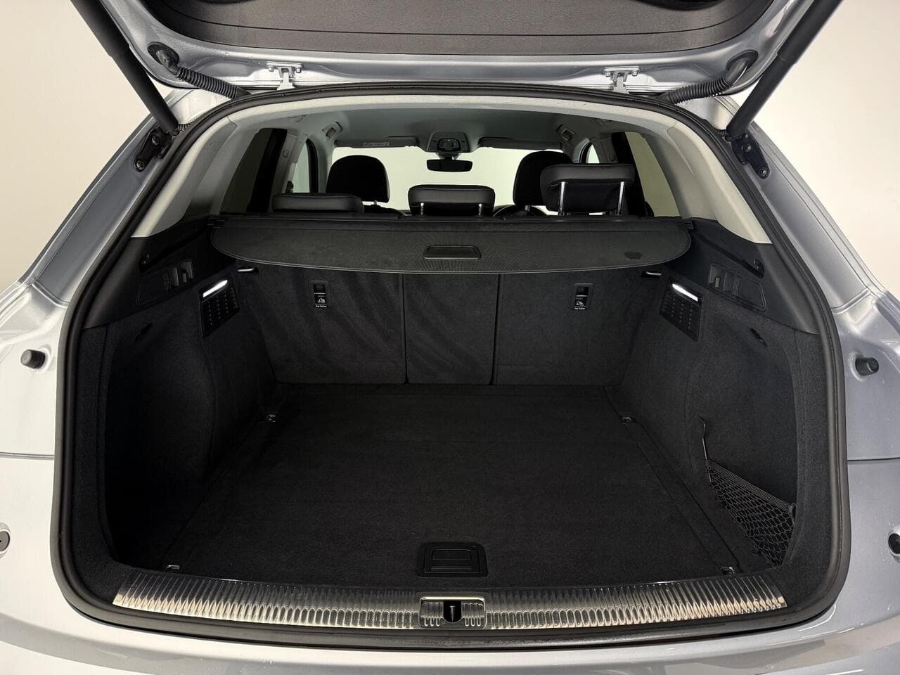 Audi Q5 thumbnail Boot