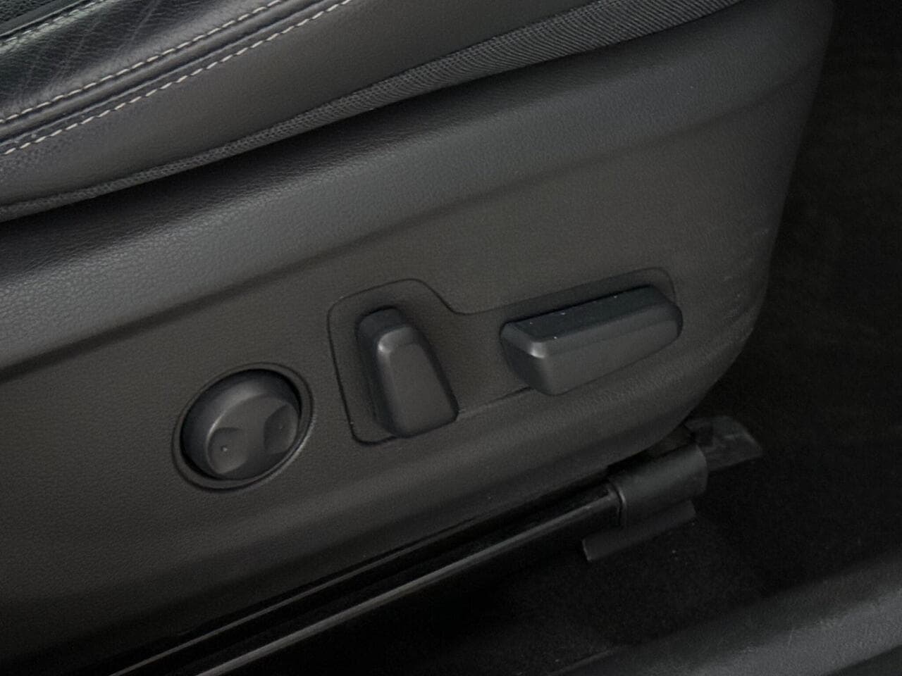 Hyundai KONA thumbnail Misc Controls