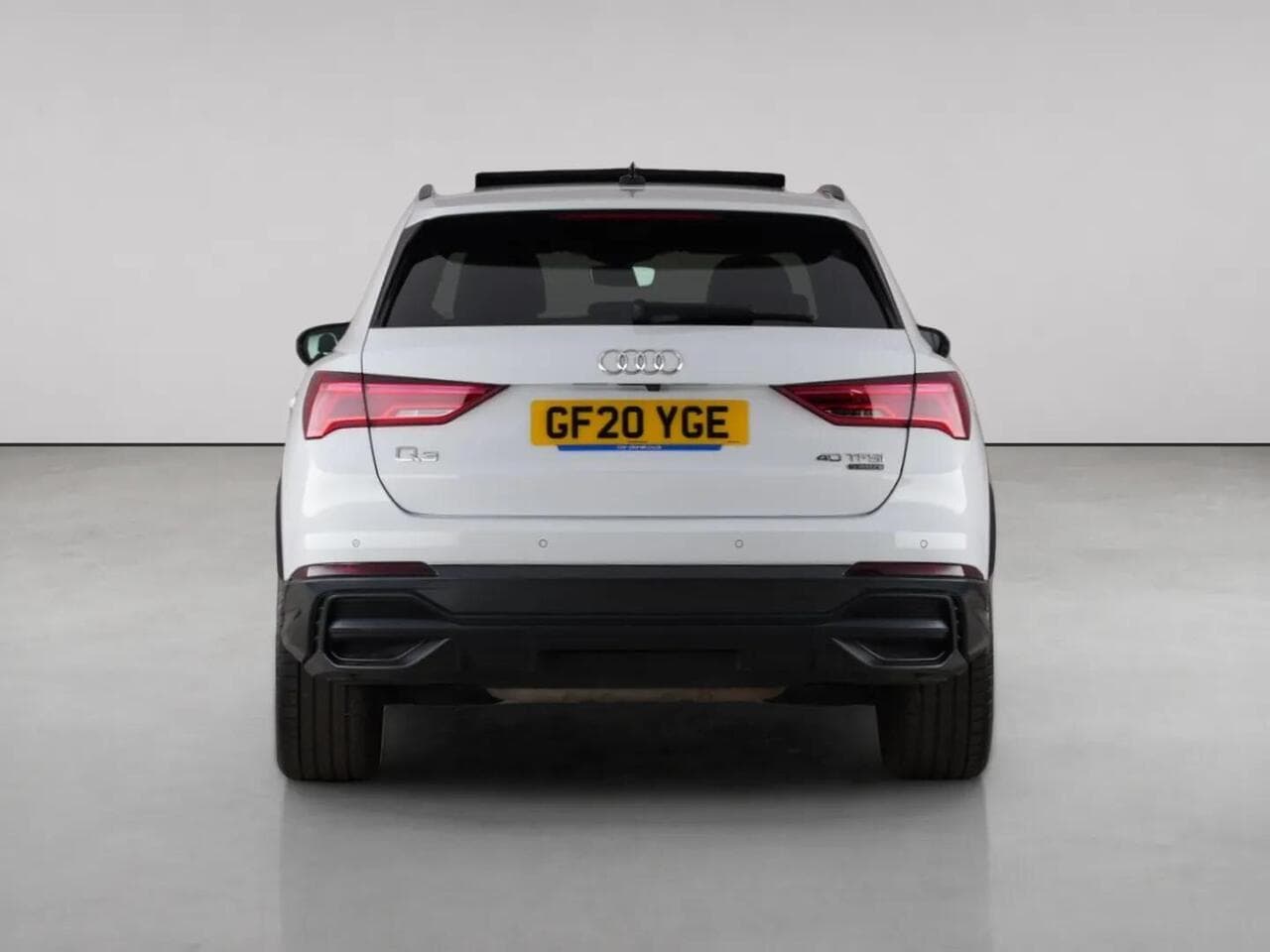 Audi Q3 thumbnail Rear