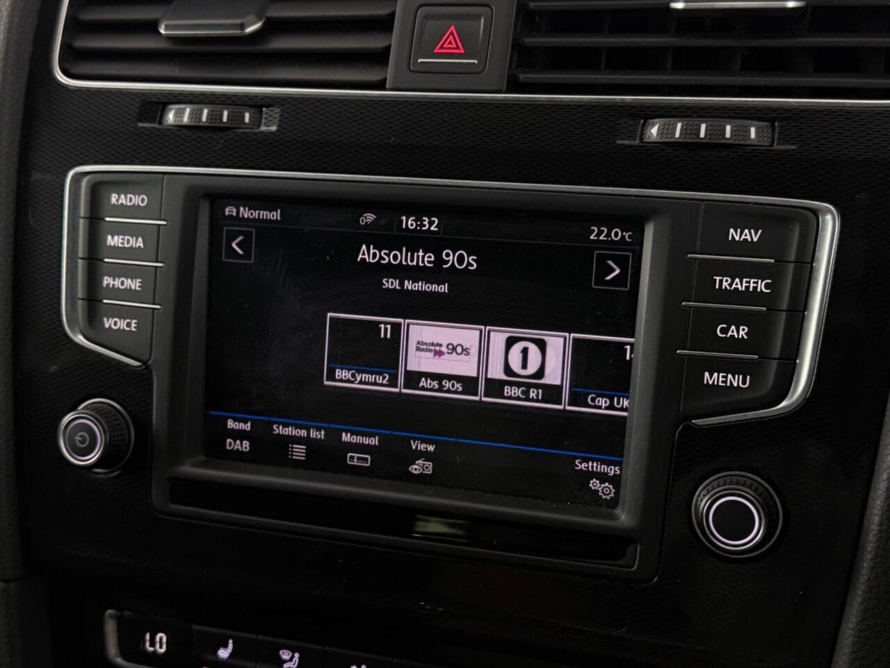 Volkswagen Golf thumbnail Infotainment System