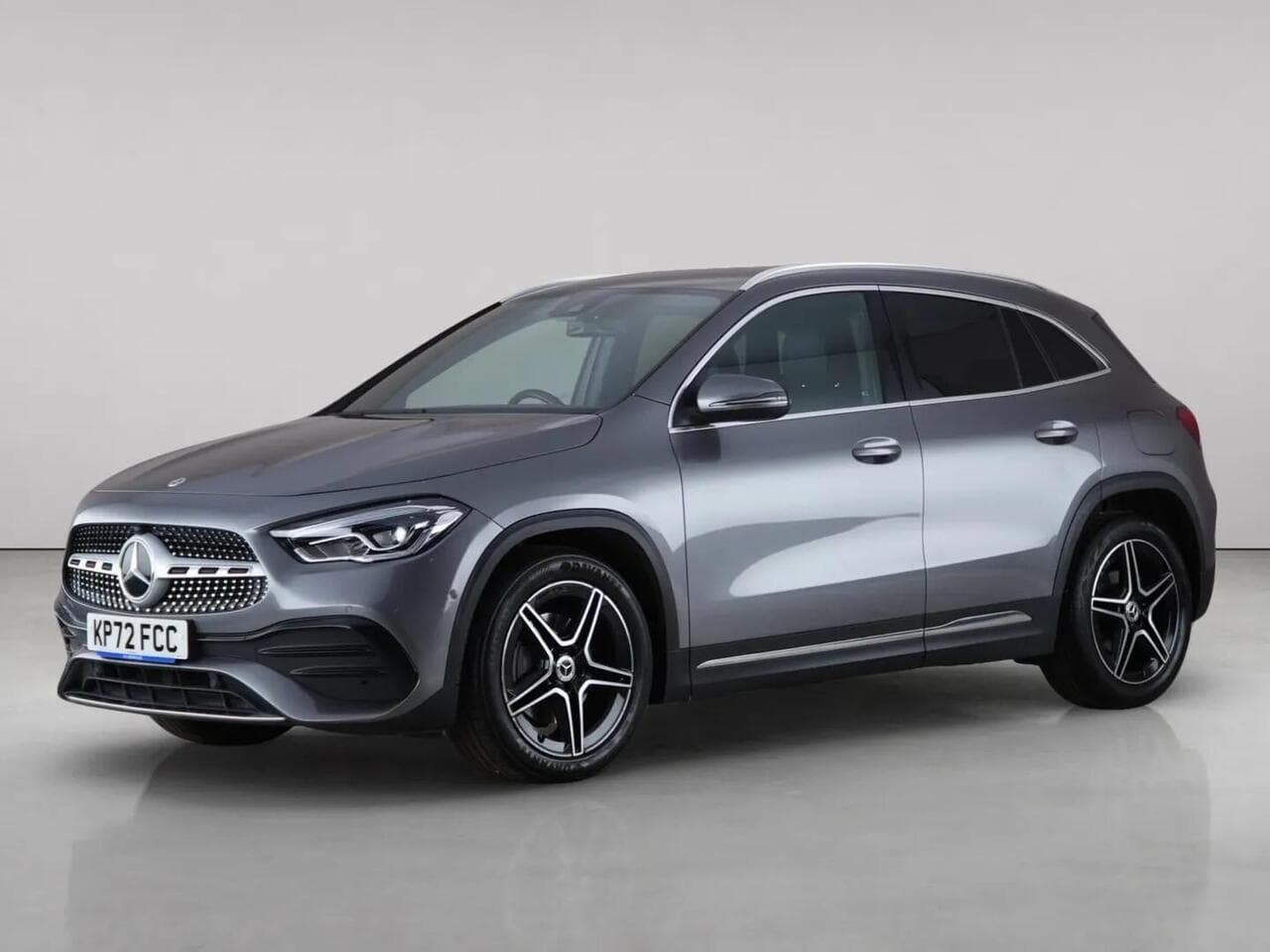 Mercedes-Benz GLA thumbnail Front Left