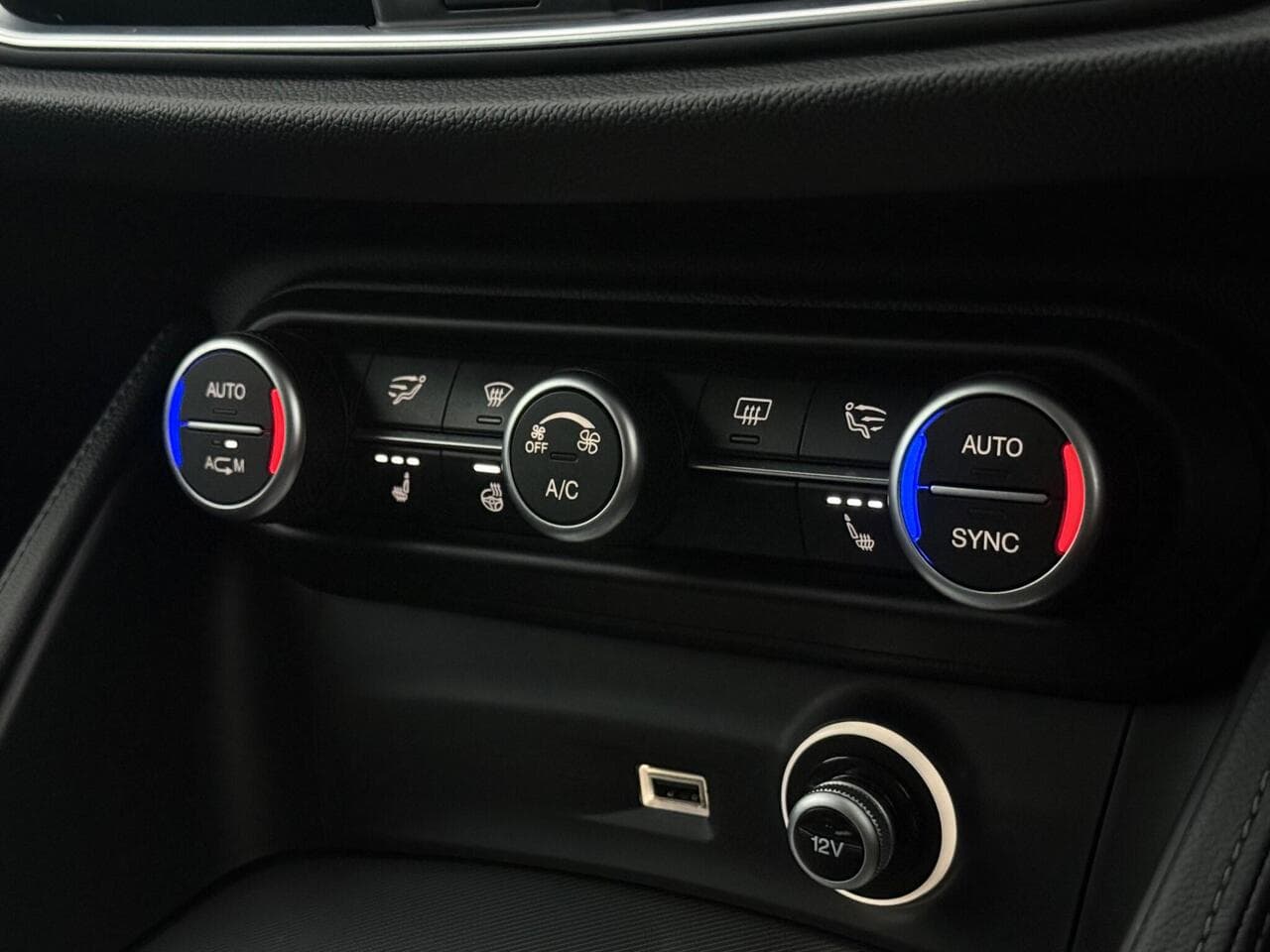 Alfa Romeo Stelvio thumbnail Misc Controls