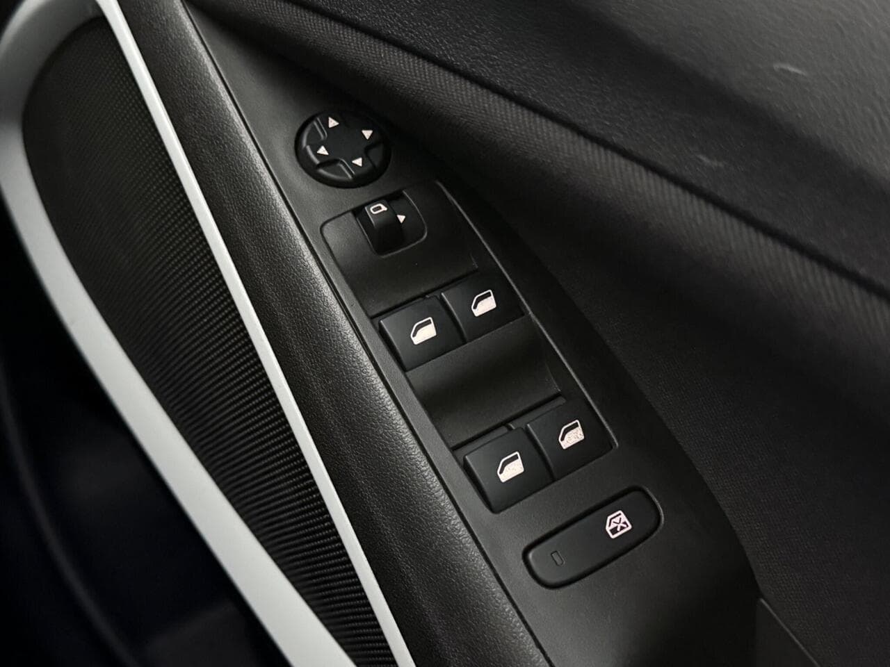 Vauxhall Crossland thumbnail Misc Controls
