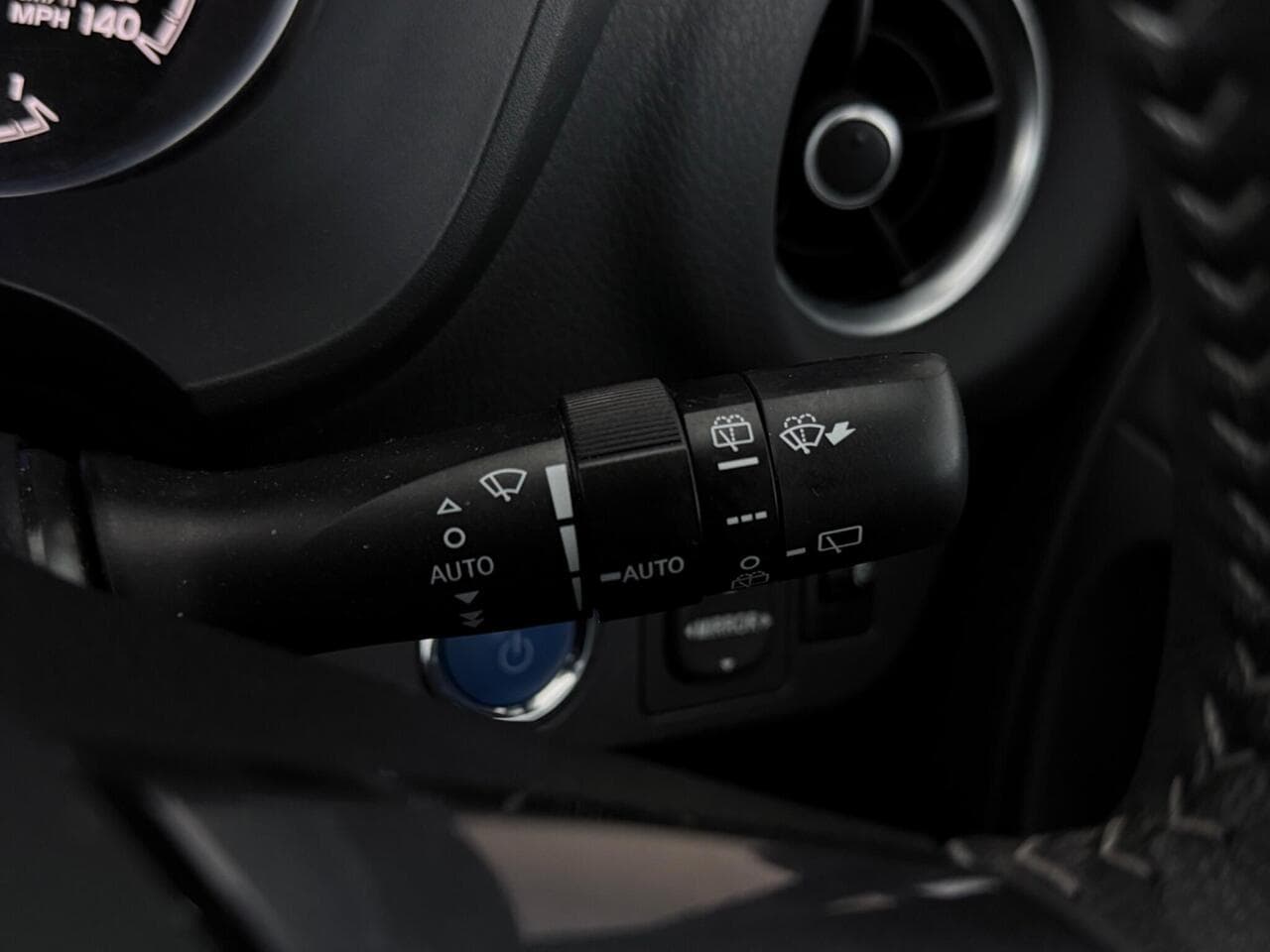 Toyota Yaris thumbnail Misc Controls