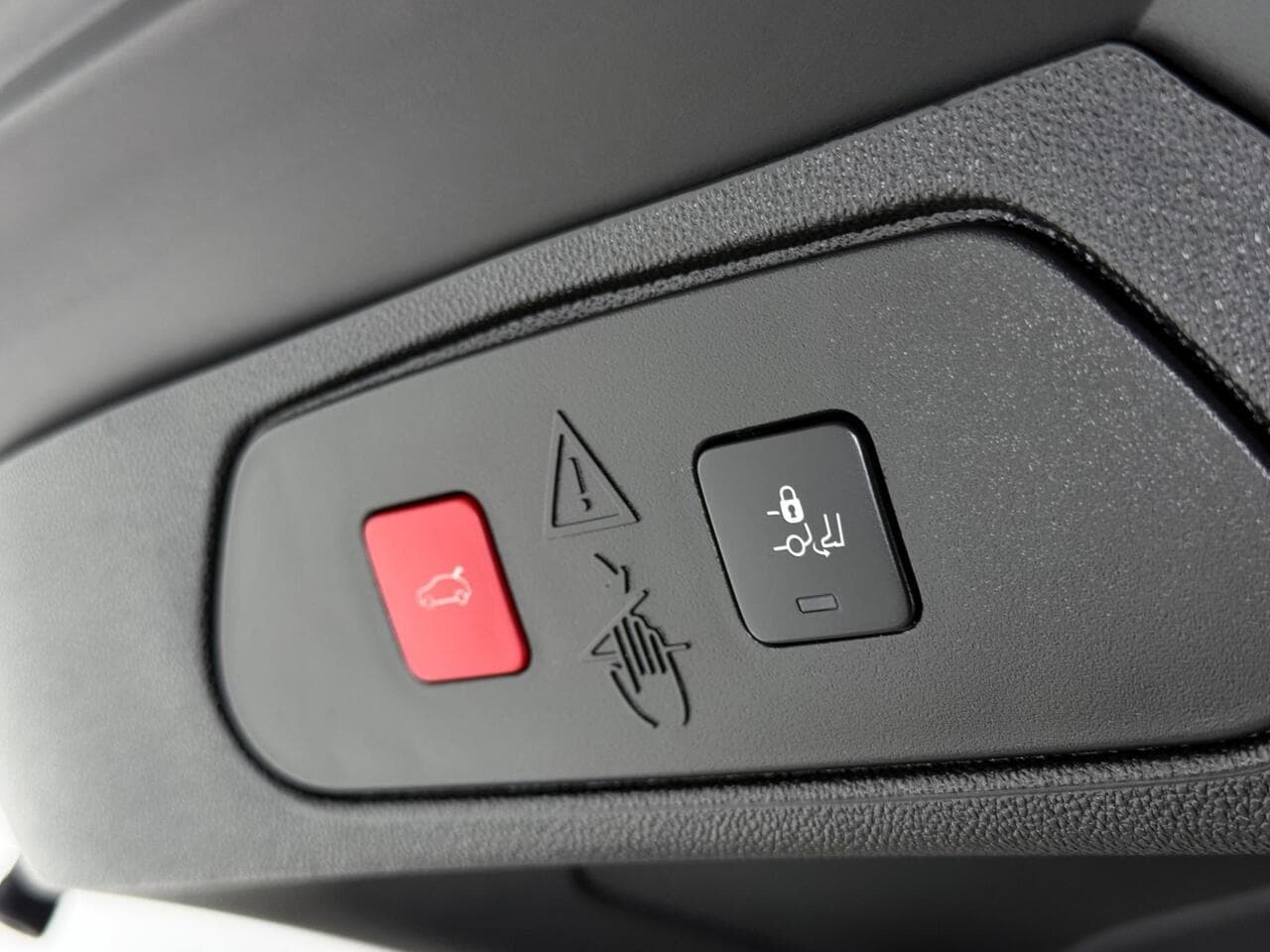 Vauxhall Grandland thumbnail Misc Controls