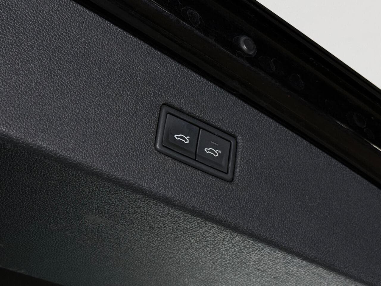 Volkswagen Tiguan thumbnail Misc Controls