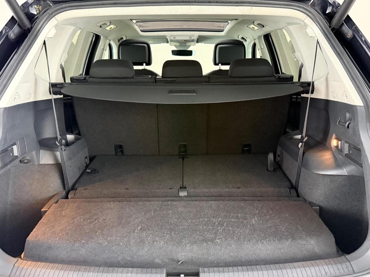 Volkswagen Tiguan Allspace thumbnail Boot