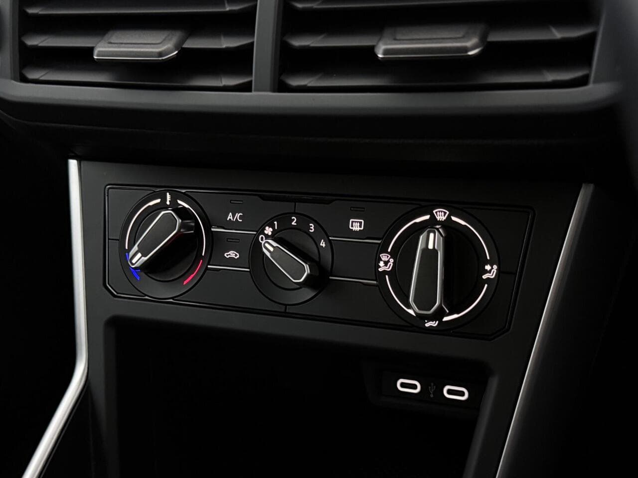 Volkswagen Polo thumbnail Misc Controls