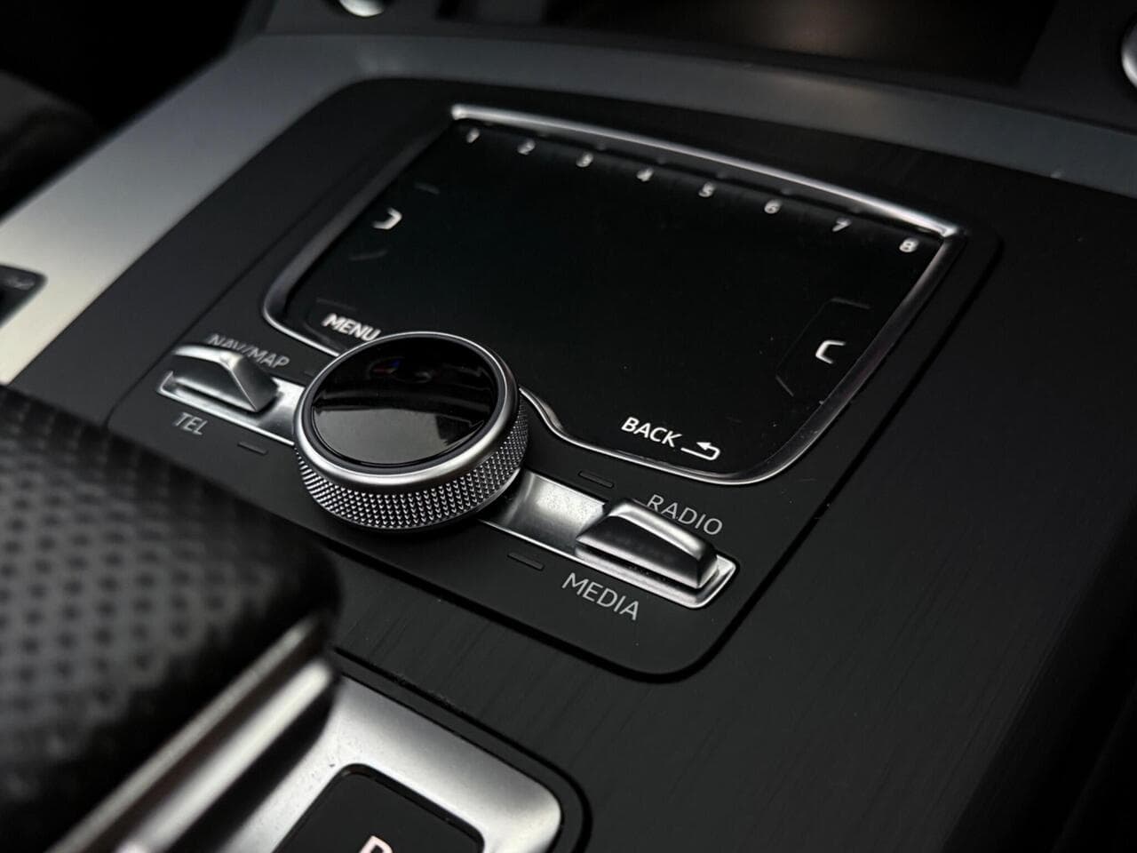 Audi Q5 thumbnail Misc Controls