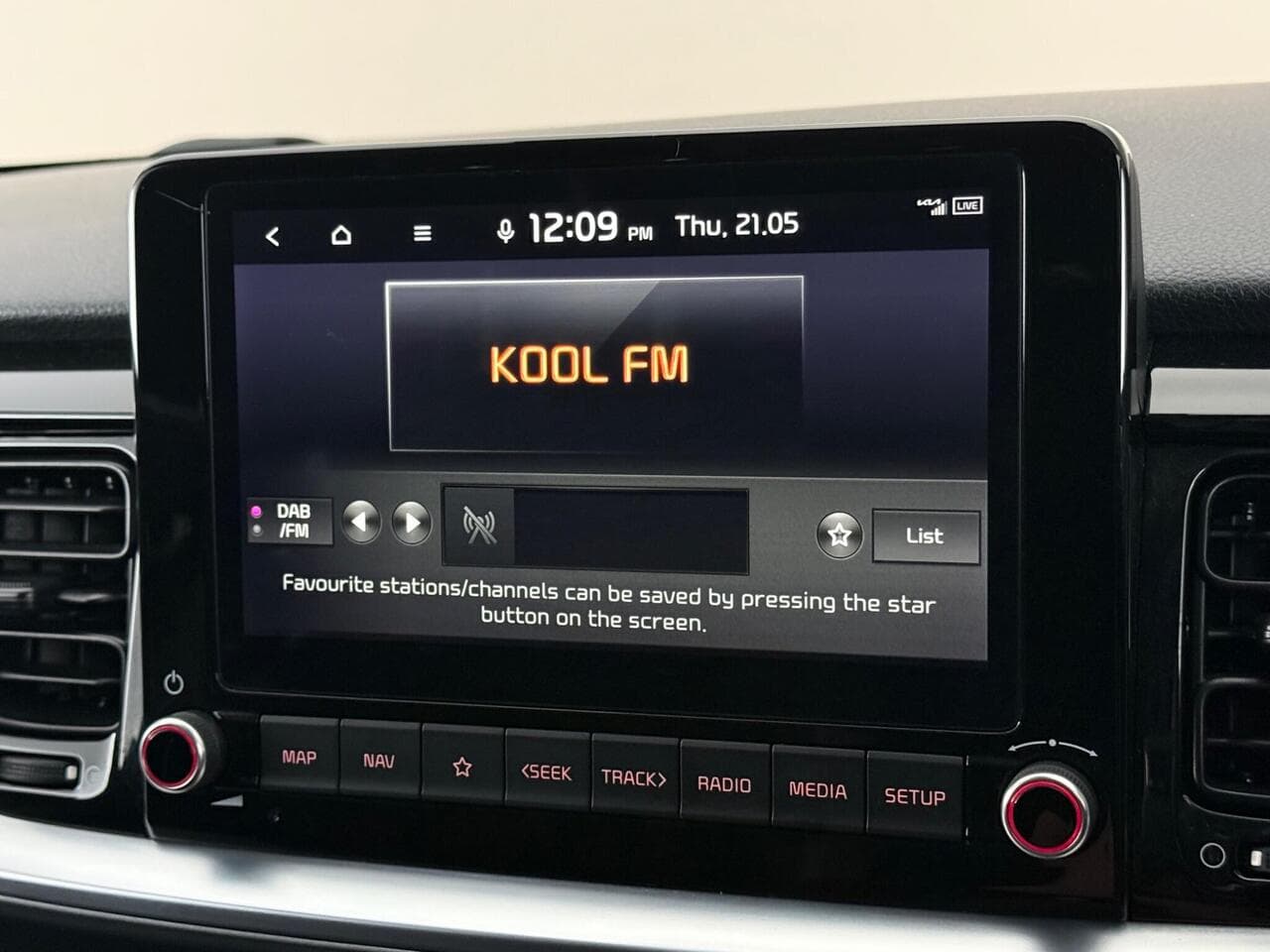 Kia Stonic thumbnail Infotainment System