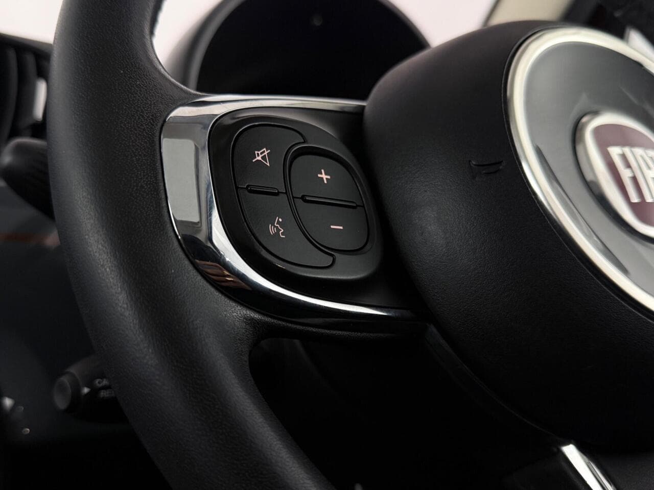 Fiat 500 thumbnail Misc Controls