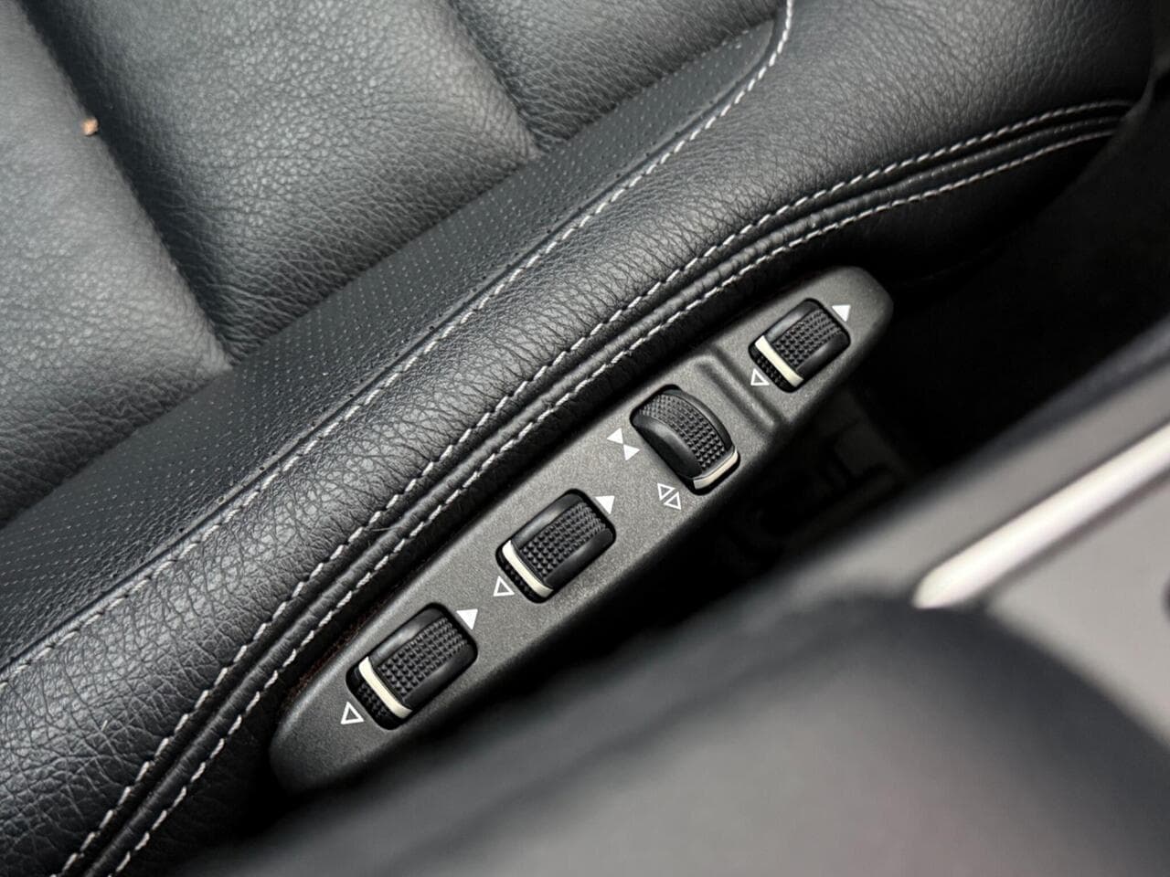 Mercedes-Benz E Class thumbnail Inconclusive