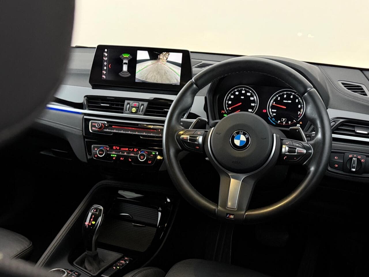 BMW X2 thumbnail Interior Front