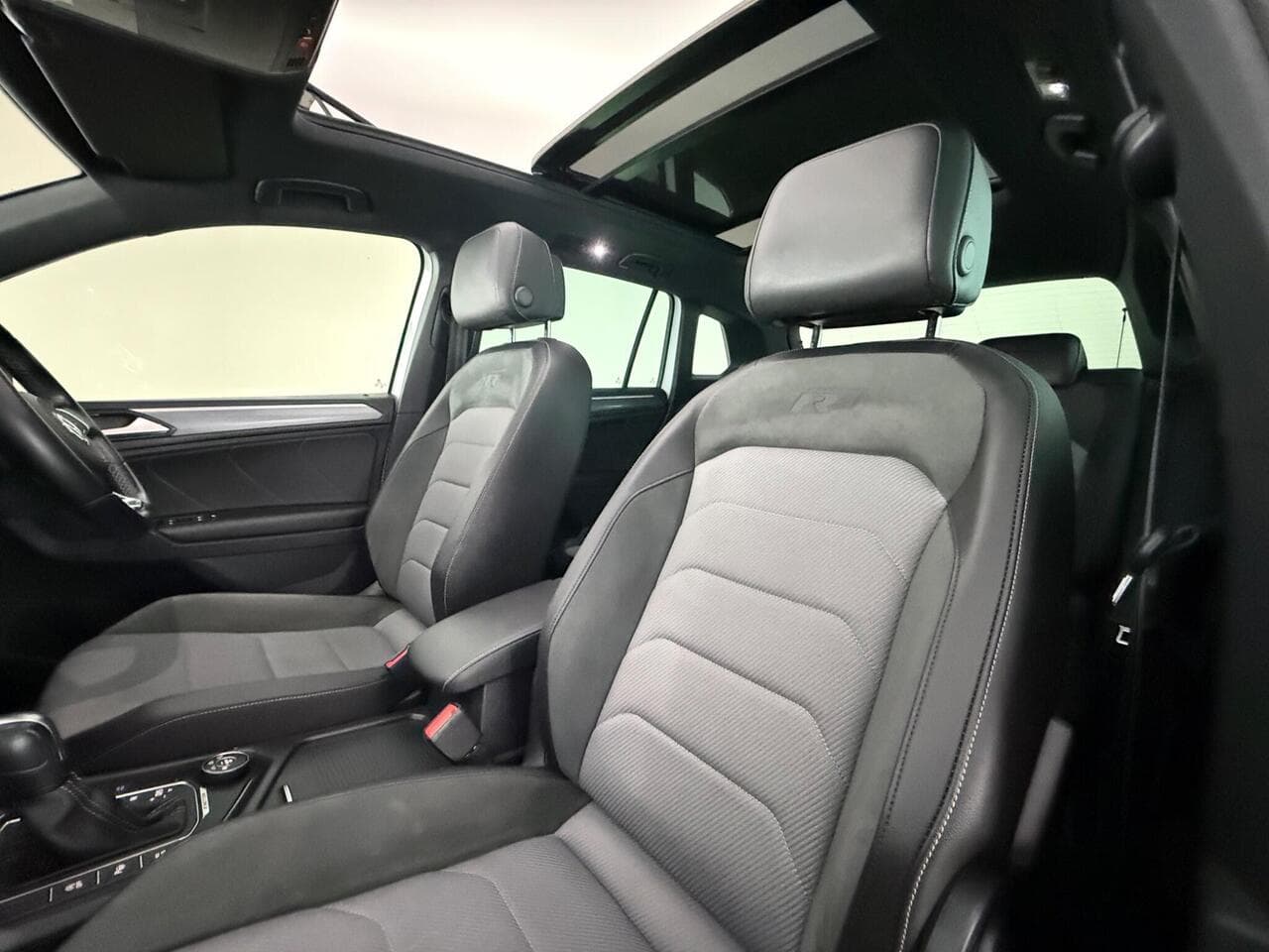 Volkswagen Tiguan thumbnail Seat Front Passenger
