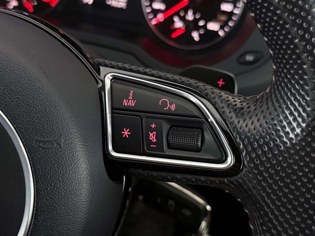 Audi Q3 thumbnail Misc Controls