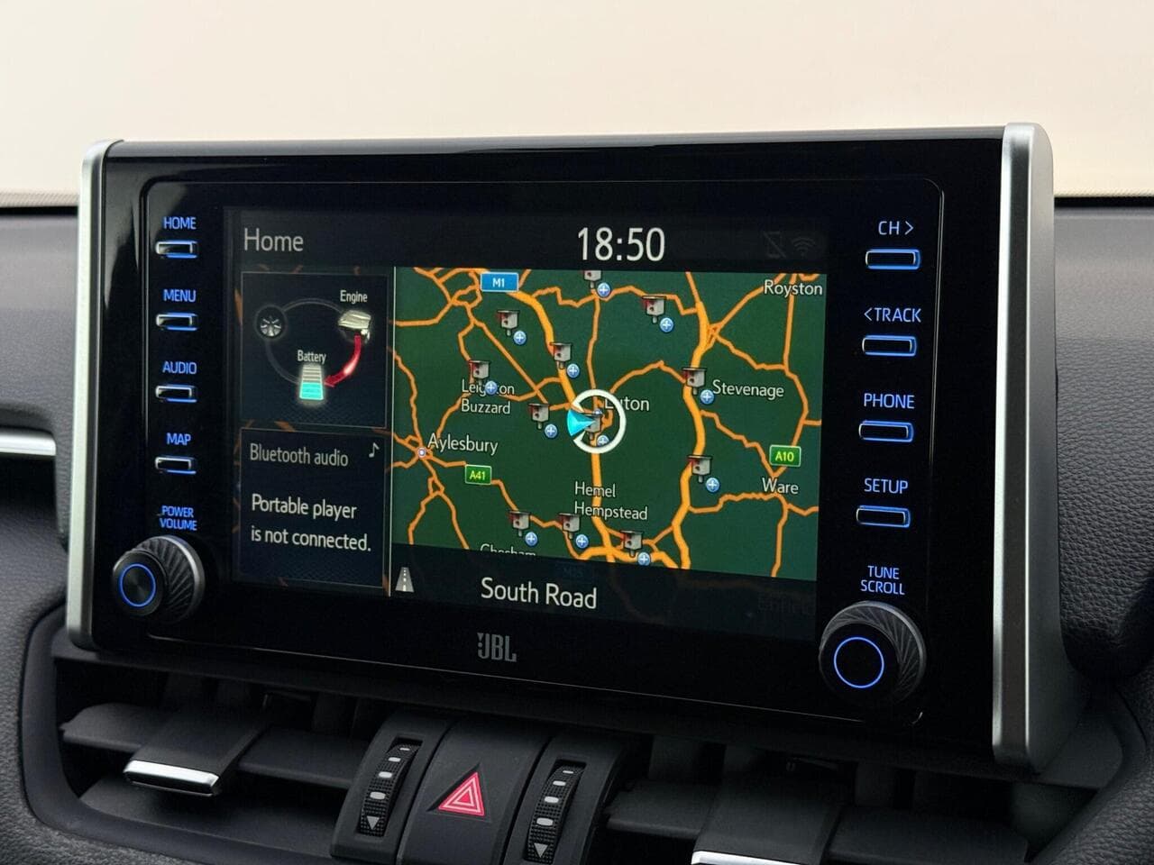 Toyota RAV4 thumbnail Infotainment System