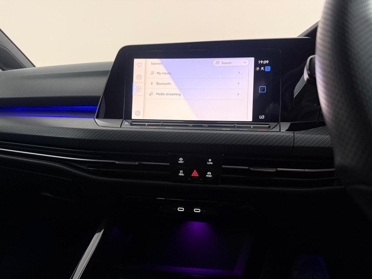 Volkswagen Golf thumbnail Infotainment System