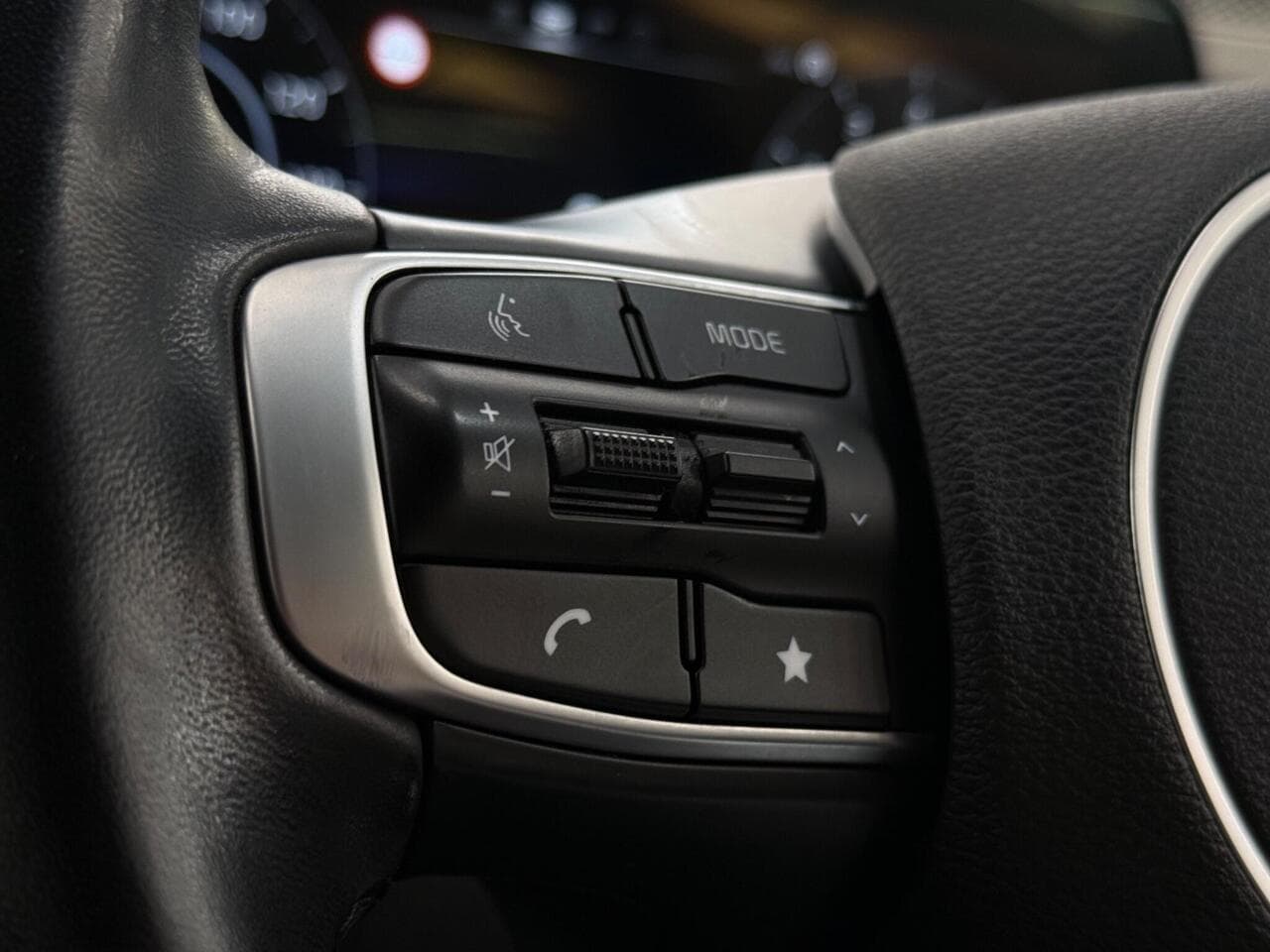Kia Sportage thumbnail Misc Controls